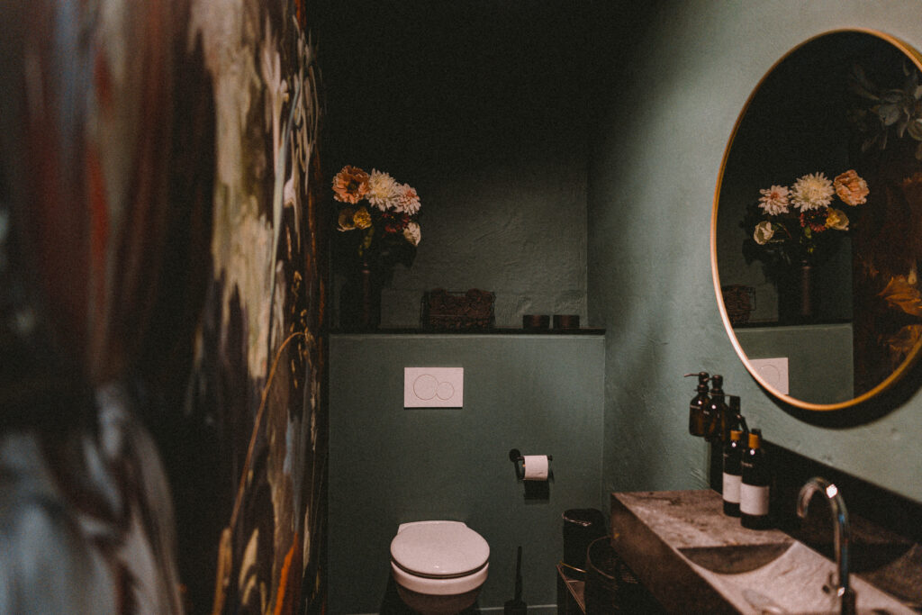 Ansicht der Toilette im Miestudio